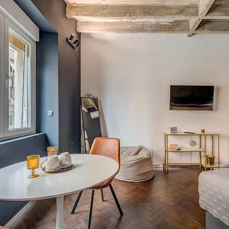 Booza 69 Luxury Lägenhet *